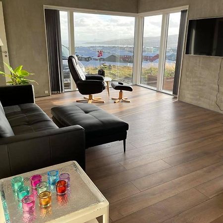 Modern Apartment With City & Oceanside View Torshavn Ngoại thất bức ảnh