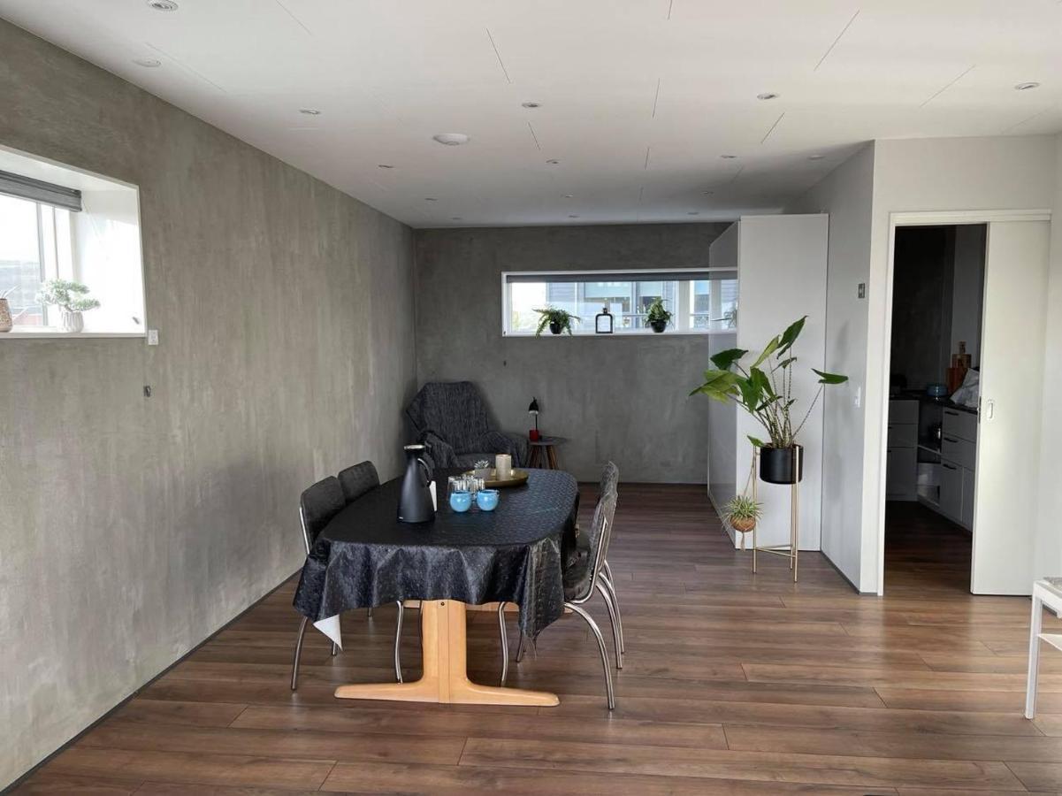 Modern Apartment With City & Oceanside View Torshavn Ngoại thất bức ảnh