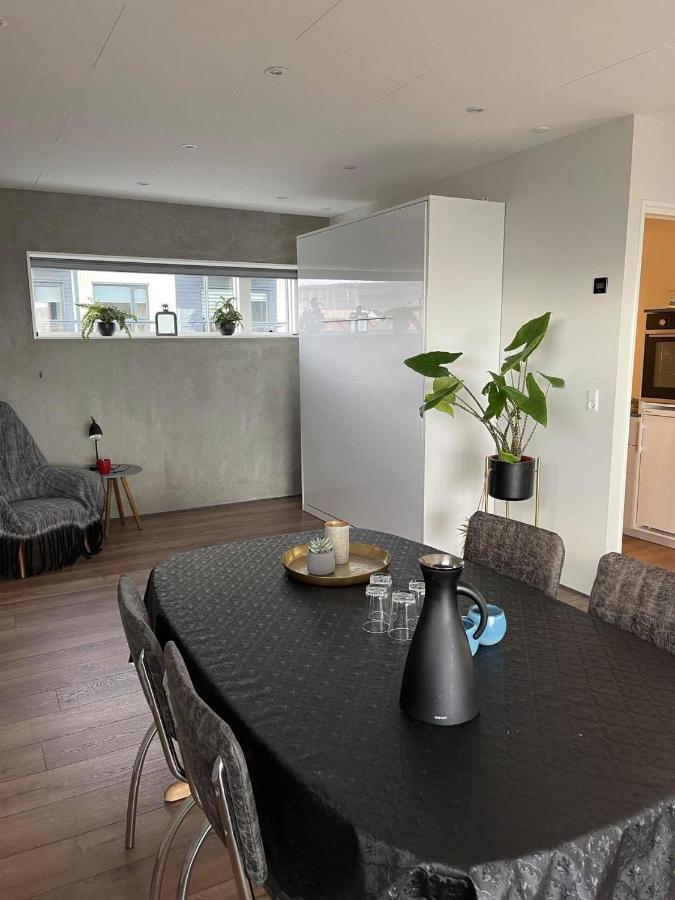 Modern Apartment With City & Oceanside View Torshavn Ngoại thất bức ảnh